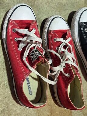 Converse Chuck Taylor All Star Kids Size 3 Red Canvas Sneakers